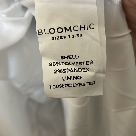 New with tags BloomChic dress, size 18-20 teal blue with mauve and aqua accents - Picture 8 of 10